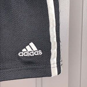 Adidas shorts🖤